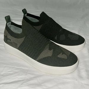 Steve Madden Women Beale Slip-On Camo Green Sneakers US Size 8M